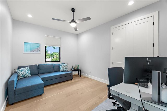 2707 RIDGEWOOD AVENUE, Tampa, FL 33602