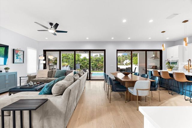 2707 RIDGEWOOD AVENUE, Tampa, FL 33602