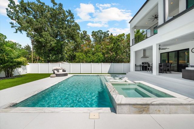 2707 RIDGEWOOD AVENUE, Tampa, FL 33602