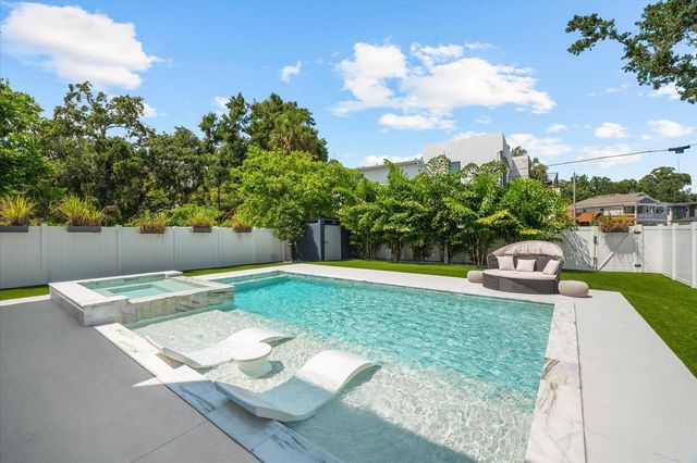 2707 RIDGEWOOD AVENUE, Tampa, FL 33602