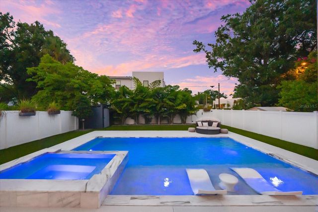 2707 RIDGEWOOD AVENUE, Tampa, FL 33602