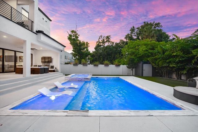 2707 RIDGEWOOD AVENUE, Tampa, FL 33602