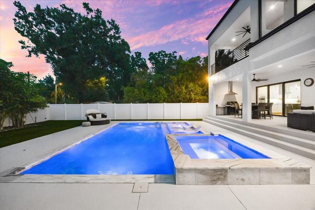 2707 RIDGEWOOD AVENUE, Tampa, FL 33602