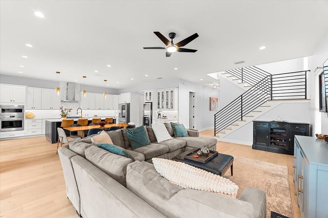 2707 RIDGEWOOD AVENUE, Tampa, FL 33602