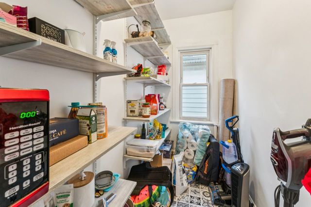 5222 W BERTEAU Avenue, Chicago, IL 60641