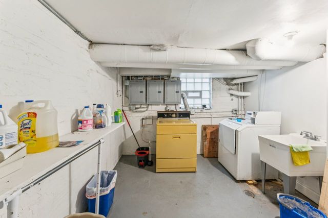 5222 W BERTEAU Avenue, Chicago, IL 60641