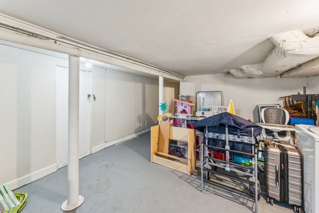 5222 W BERTEAU Avenue, Chicago, IL 60641