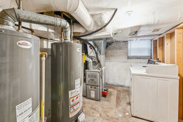 5222 W BERTEAU Avenue, Chicago, IL 60641