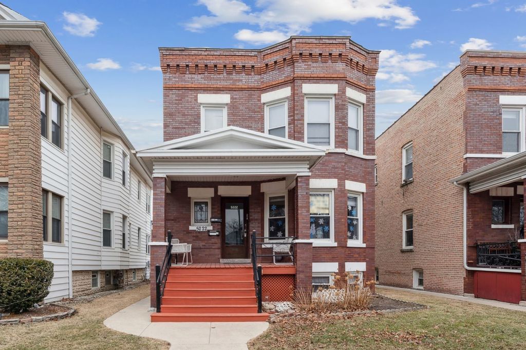 5222 W BERTEAU Avenue, Chicago, IL 60641
