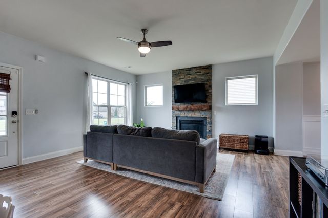 4000 Lexie Ln, Spring Hill, TN 37174
