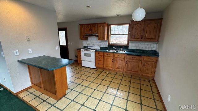 175 Hodge Drive, Doniphan, MO 63935