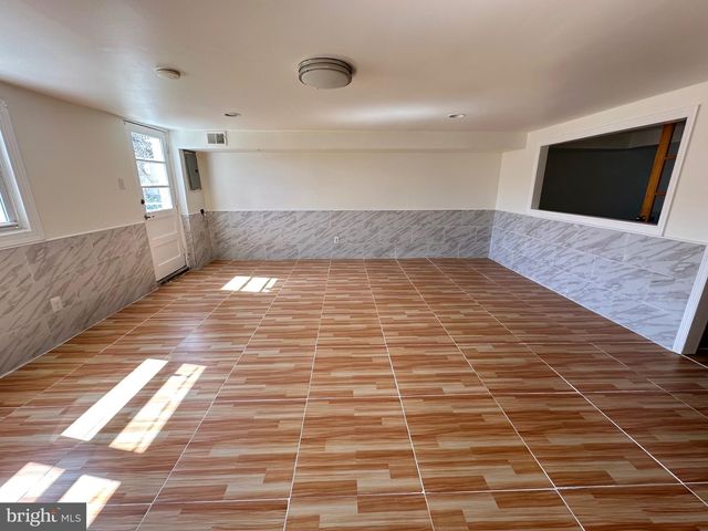 3360 KAYFORD CIR, Philadelphia, PA 19114