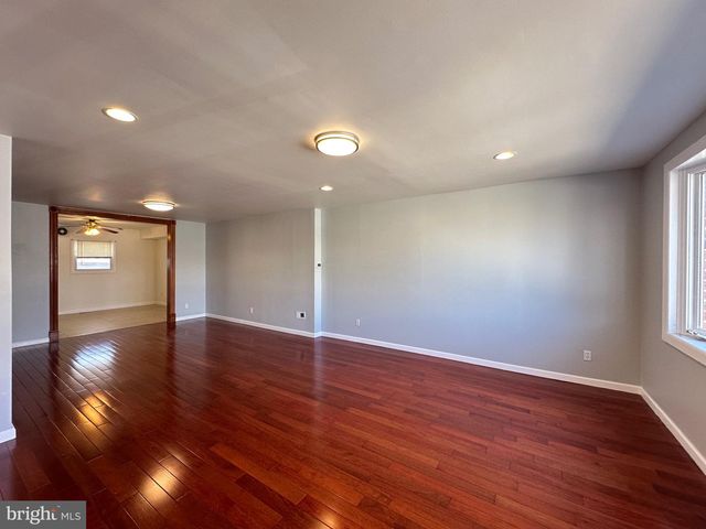 3360 KAYFORD CIR, Philadelphia, PA 19114