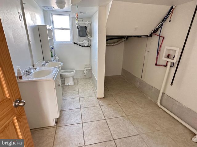 3360 KAYFORD CIR, Philadelphia, PA 19114