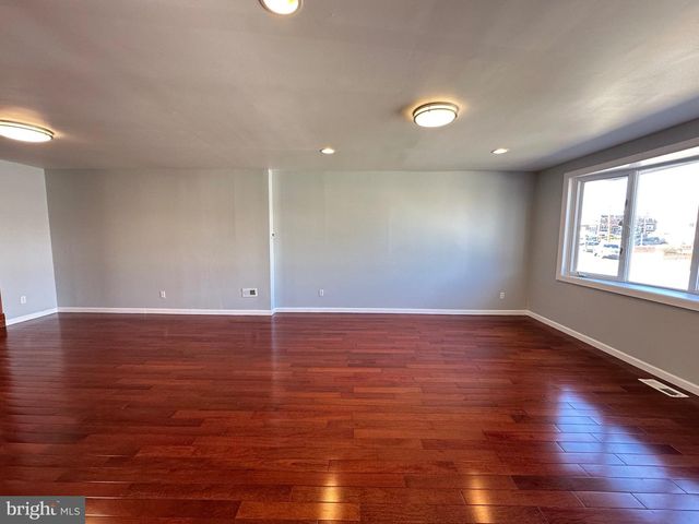 3360 KAYFORD CIR, Philadelphia, PA 19114