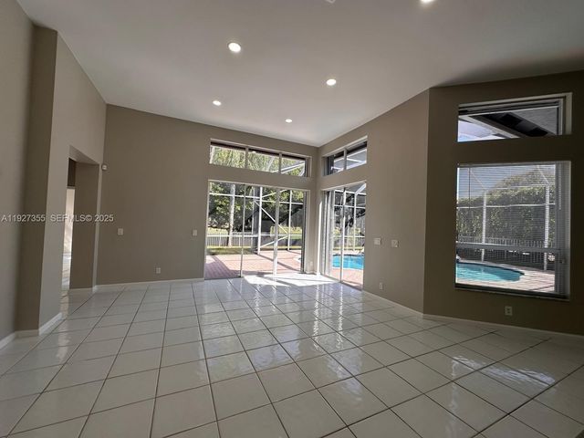 1081 SW 156th Ave, Pembroke Pines, FL 33027