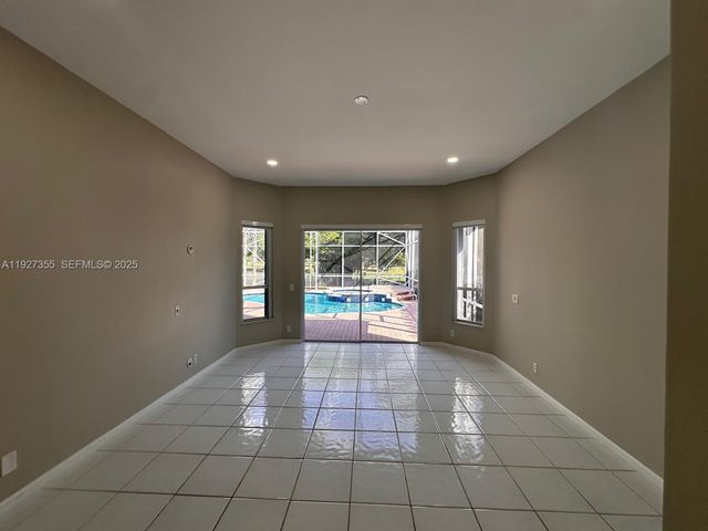 1081 SW 156th Ave, Pembroke Pines, FL 33027