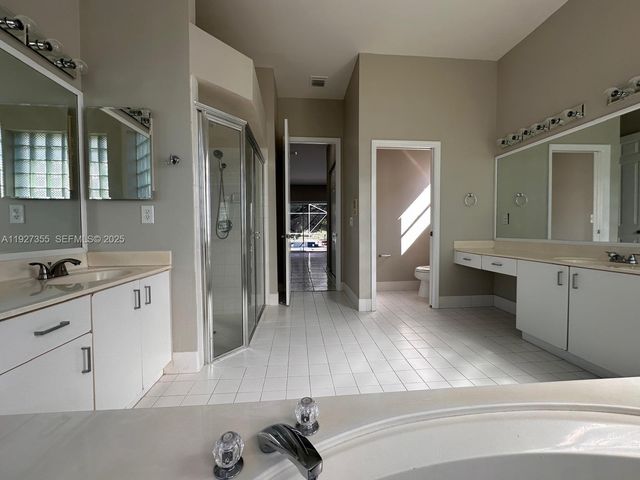 1081 SW 156th Ave, Pembroke Pines, FL 33027