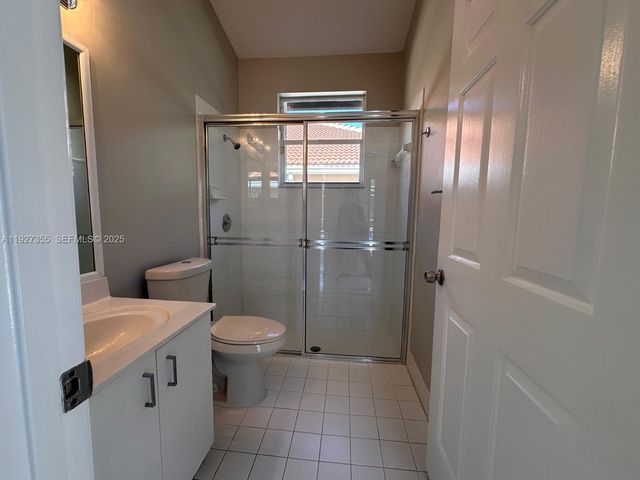 1081 SW 156th Ave, Pembroke Pines, FL 33027