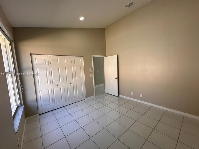 1081 SW 156th Ave, Pembroke Pines, FL 33027