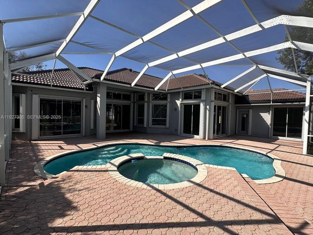 1081 SW 156th Ave, Pembroke Pines, FL 33027