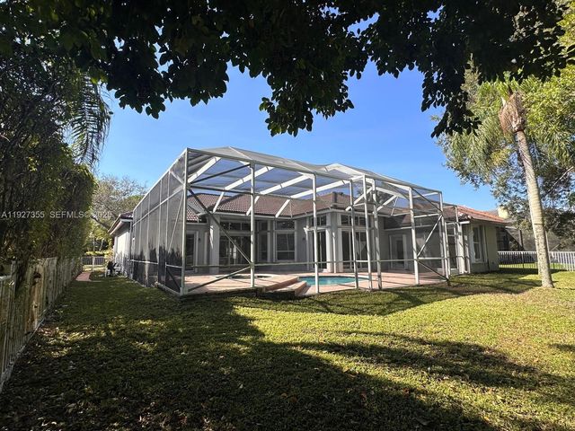 1081 SW 156th Ave, Pembroke Pines, FL 33027