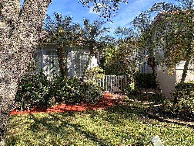 1081 SW 156th Ave, Pembroke Pines, FL 33027