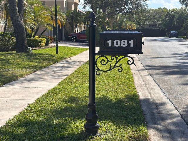 1081 SW 156th Ave, Pembroke Pines, FL 33027