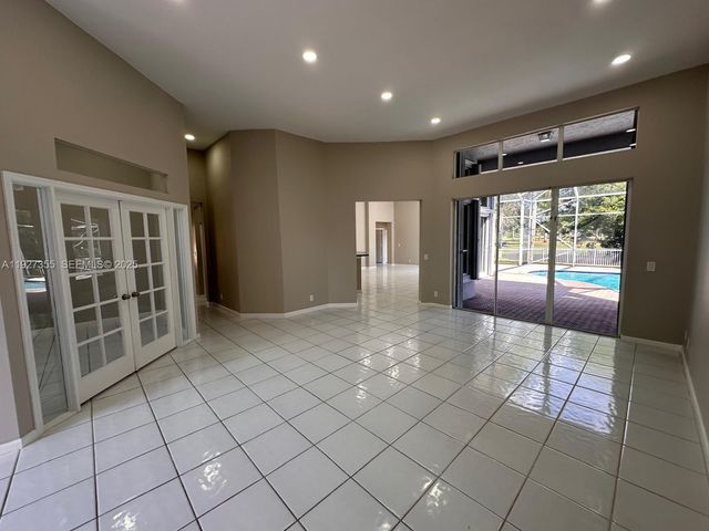 1081 SW 156th Ave, Pembroke Pines, FL 33027