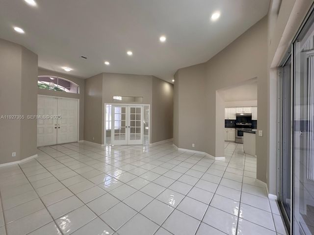 1081 SW 156th Ave, Pembroke Pines, FL 33027