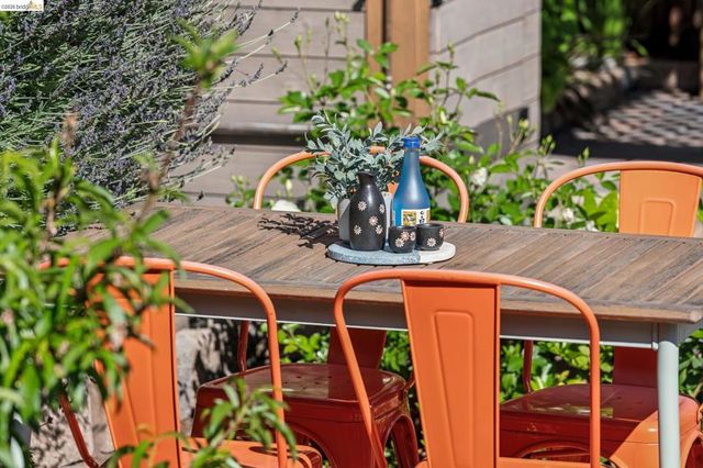 2010 Filbert, Oakland, CA 94607