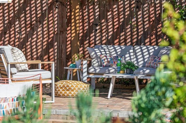 2010 Filbert, Oakland, CA 94607