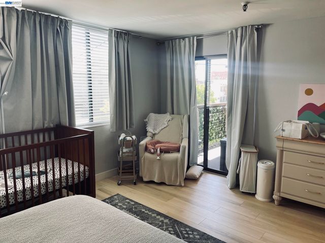 303 Adams St 109, Oakland, CA 94610