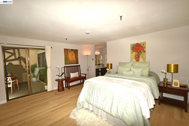 303 Adams St 109, Oakland, CA 94610