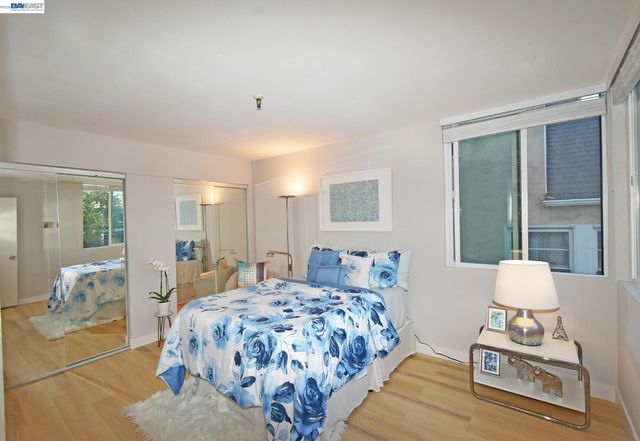 303 Adams St 109, Oakland, CA 94610
