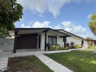 11952 SW 176th Ter, Miami, FL 33177