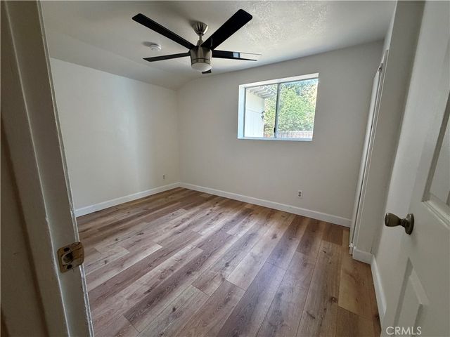 320 Sky View Lane, Crestline, CA 92325