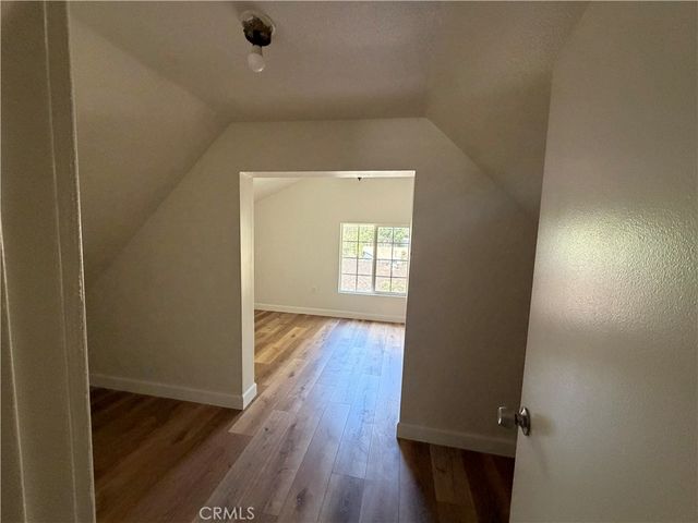 320 Sky View Lane, Crestline, CA 92325