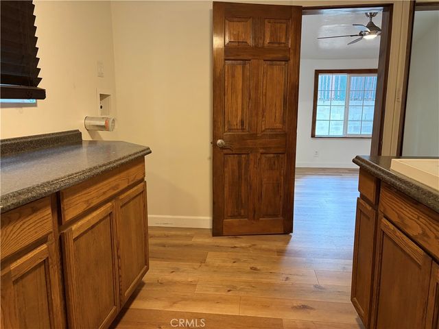320 Sky View Lane, Crestline, CA 92325