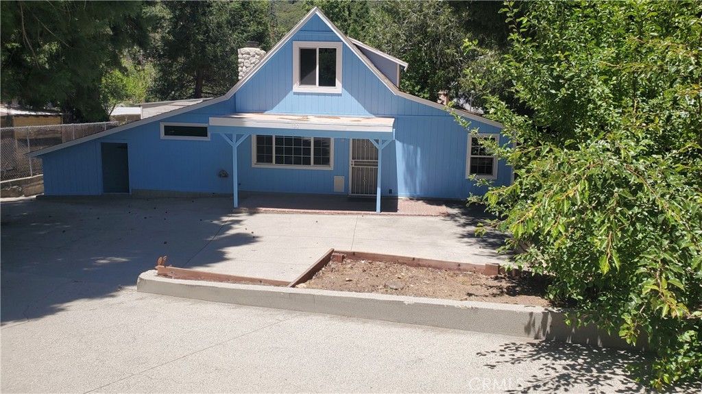 320 Sky View Lane, Crestline, CA 92325