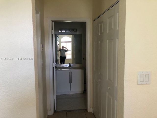 5598 NW 113th Avenue -, Doral, FL 33178