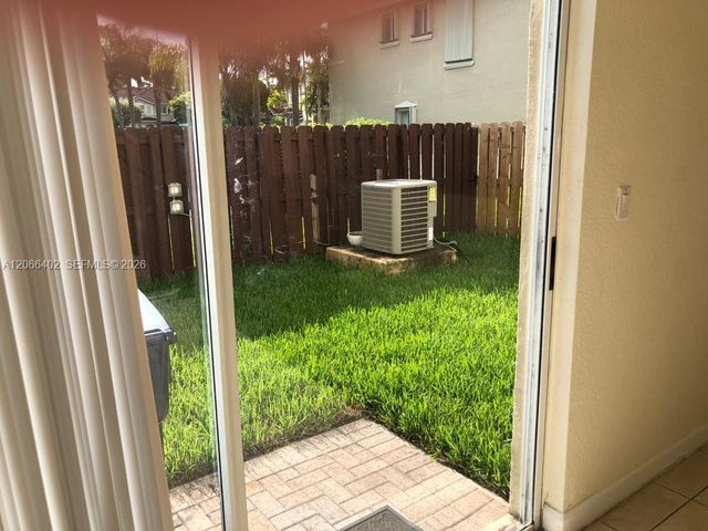5598 NW 113th Avenue -, Doral, FL 33178