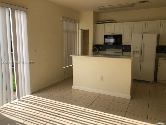 5598 NW 113th Avenue -, Doral, FL 33178