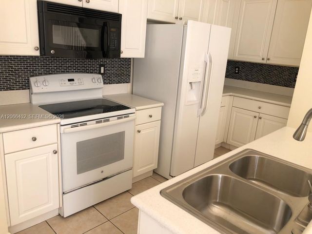 5598 NW 113th Avenue -, Doral, FL 33178