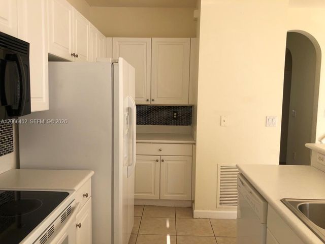 5598 NW 113th Avenue -, Doral, FL 33178