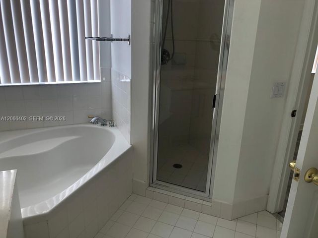 5598 NW 113th Avenue -, Doral, FL 33178