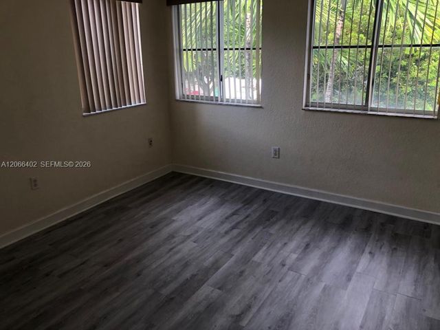 5598 NW 113th Avenue -, Doral, FL 33178