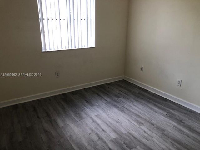 5598 NW 113th Avenue -, Doral, FL 33178
