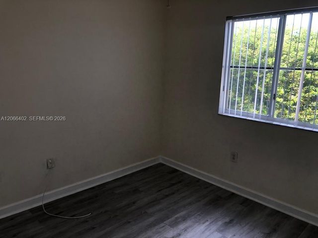 5598 NW 113th Avenue -, Doral, FL 33178