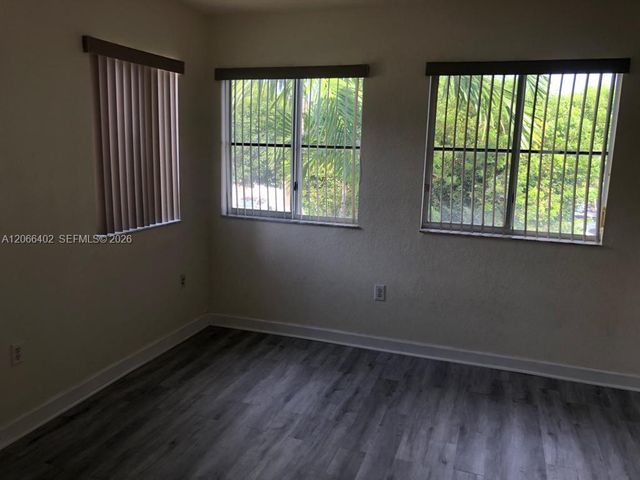 5598 NW 113th Avenue -, Doral, FL 33178